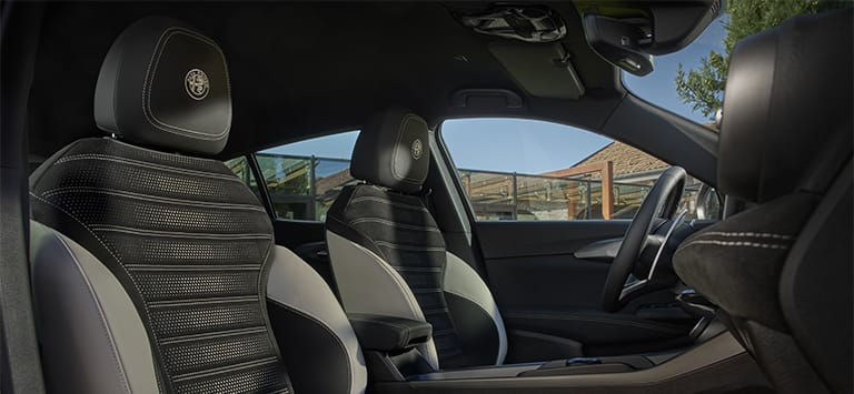 The front seats in a 2026 Alfa Romeo Tonale Sport Speciale.