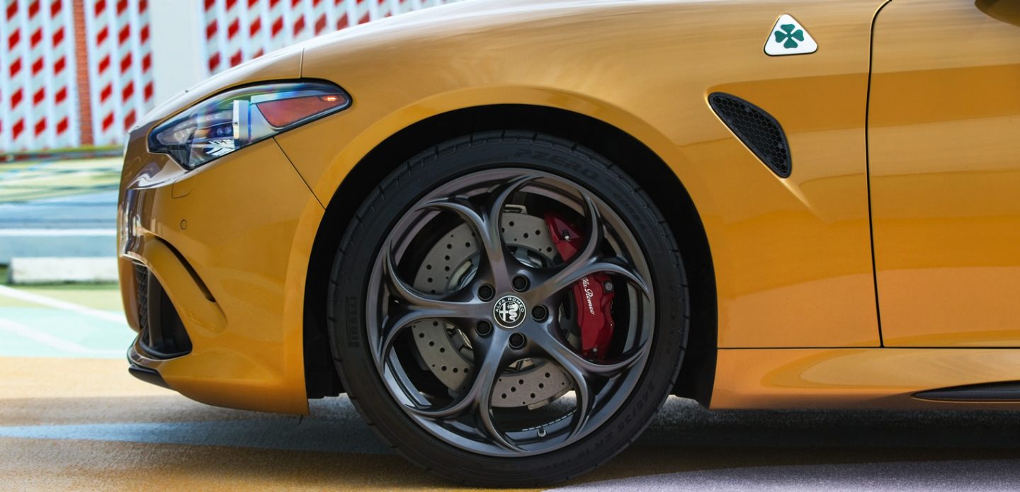 Display The driver-side front wheel on the 2023 Alfa Romeo Giulia Quadrifoglio.